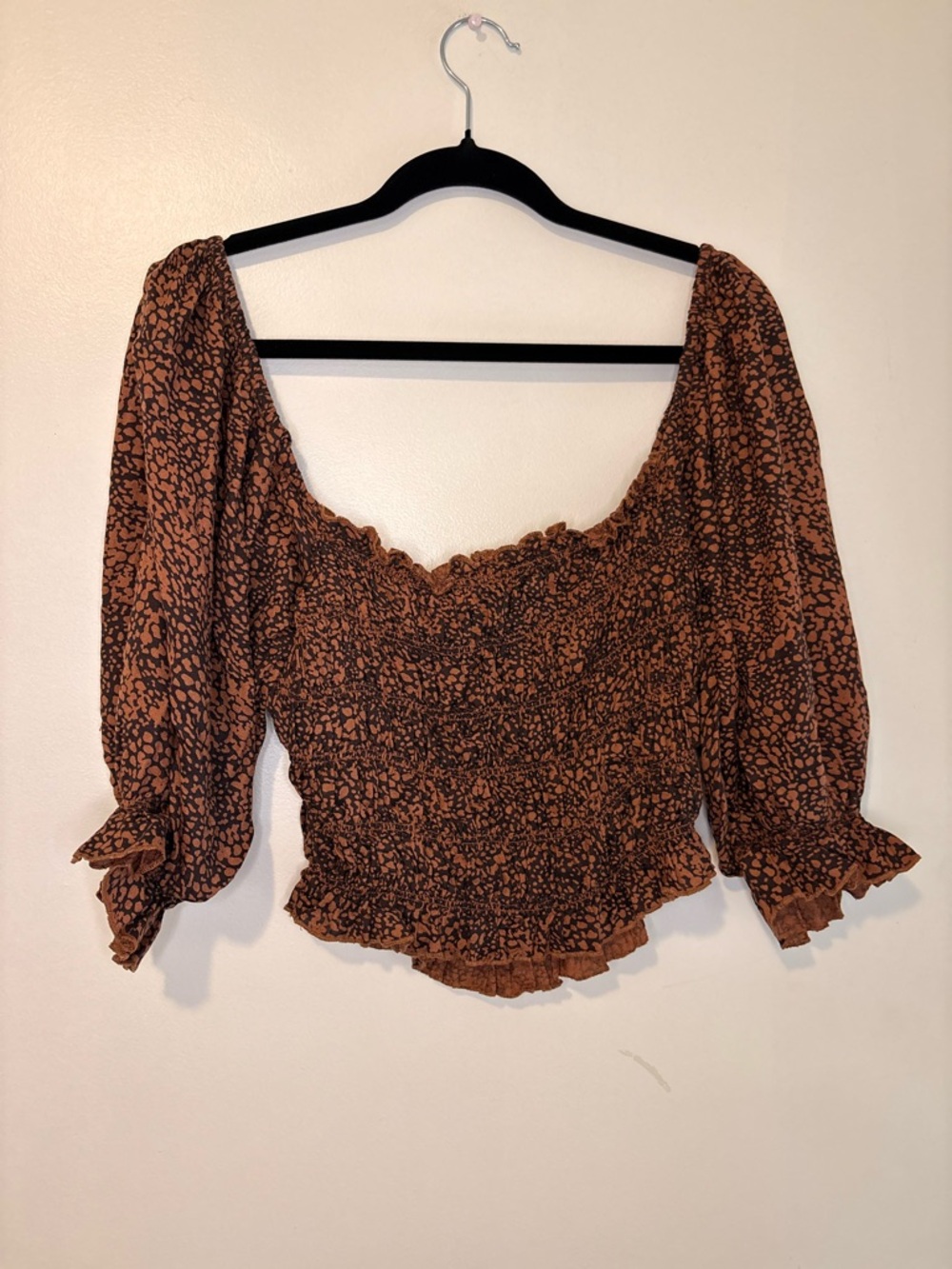 Urban Outfitters Smocked Puff Sleeve Crop Top Brown Animal Print Size L - Picture 3 of 3